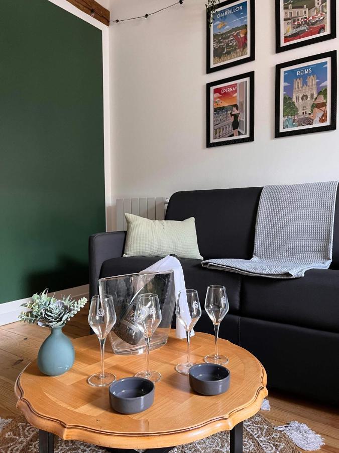Le Nid D'Isa Bed & Breakfast Увилер Екстериор снимка