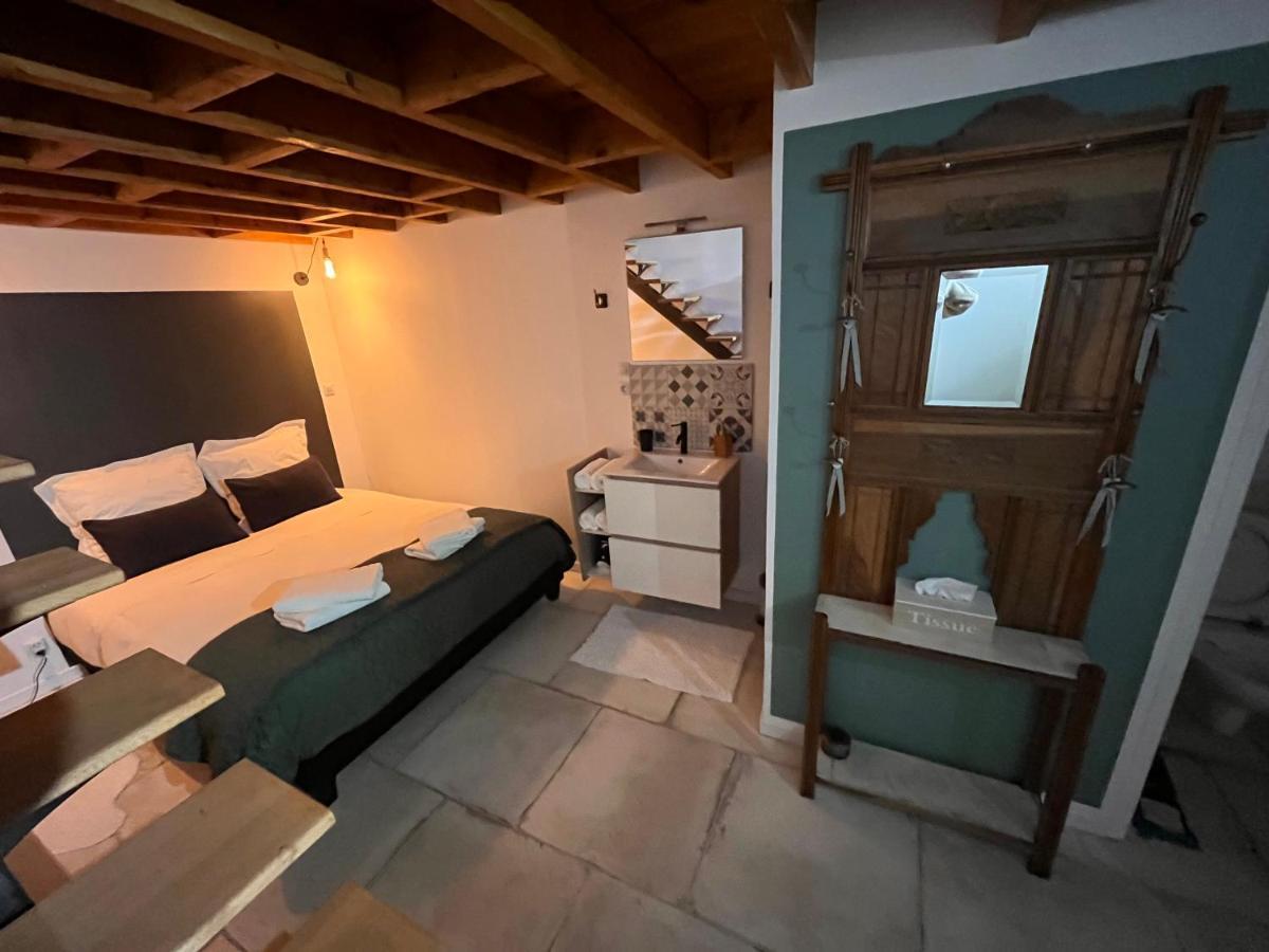 Le Nid D'Isa Bed & Breakfast Увилер Екстериор снимка