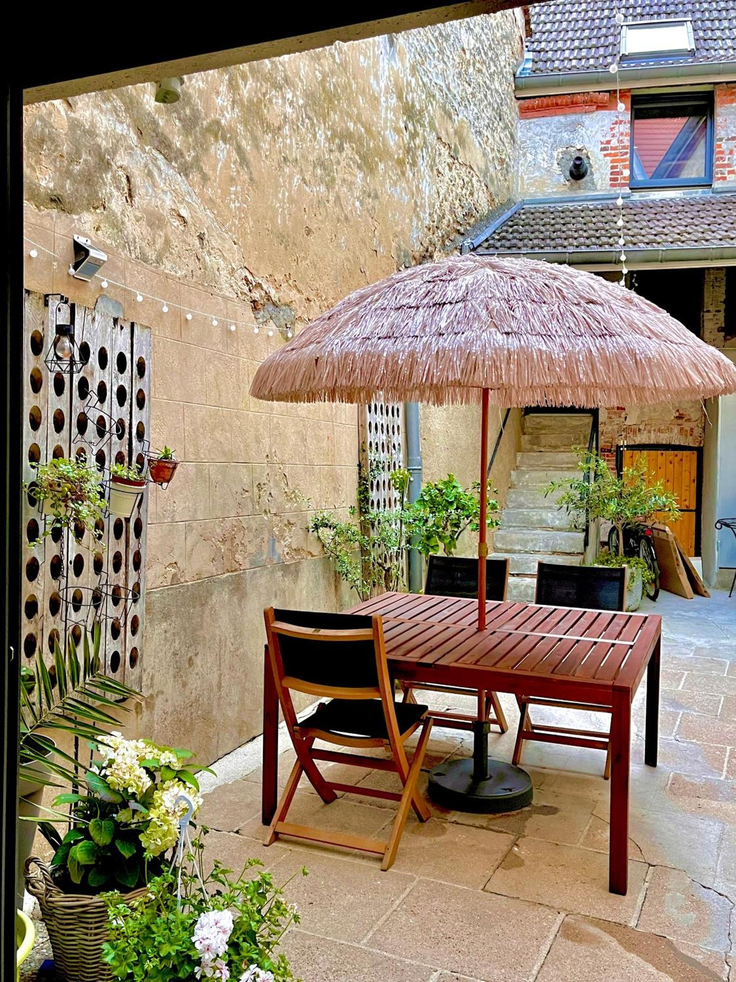 Le Nid D'Isa Bed & Breakfast Увилер Екстериор снимка